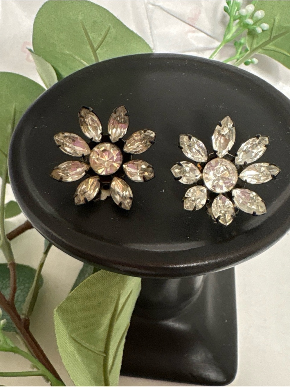 Vintage Crystal Flower - Clip-On Earrings - Clear Sparkle